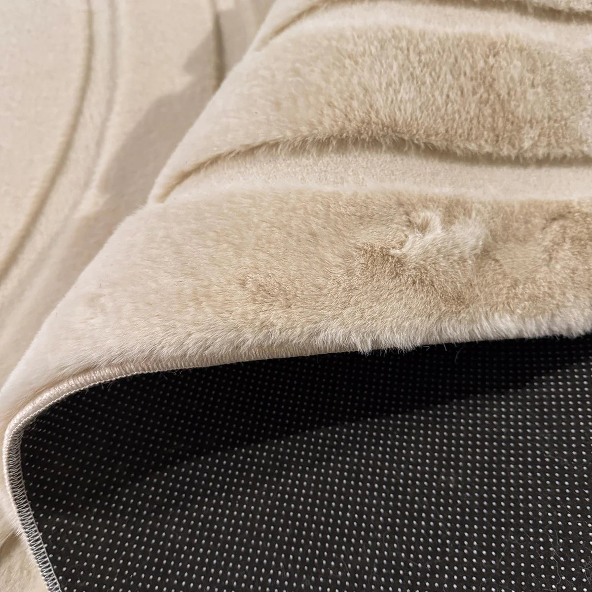 Carved - Tapis doux et élégant C2 Beige