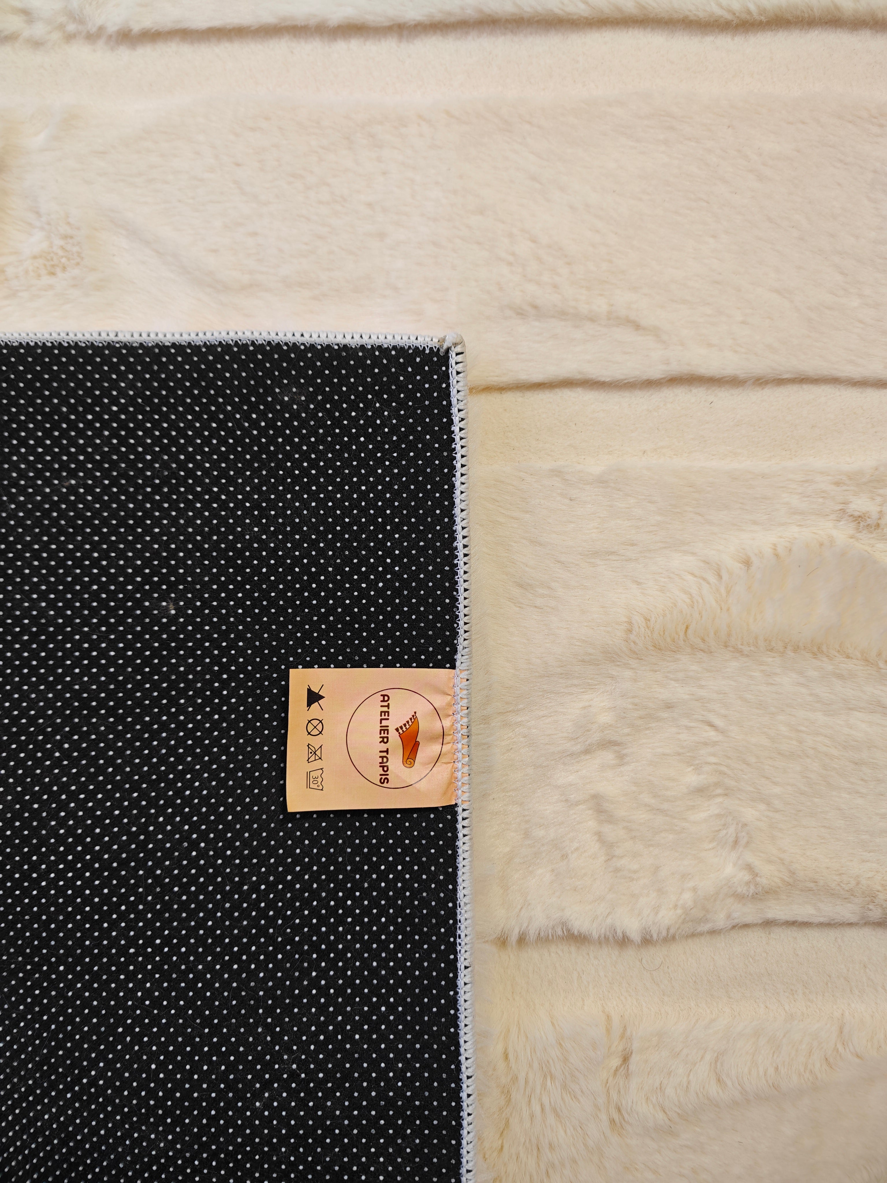 Carved - Tapis doux et élégant C3 Beige