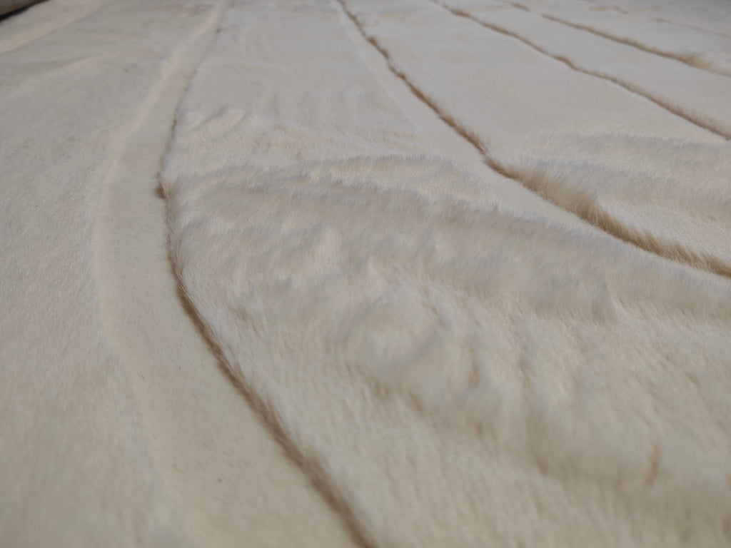 Carved - Tapis doux et élégant C3 Beige