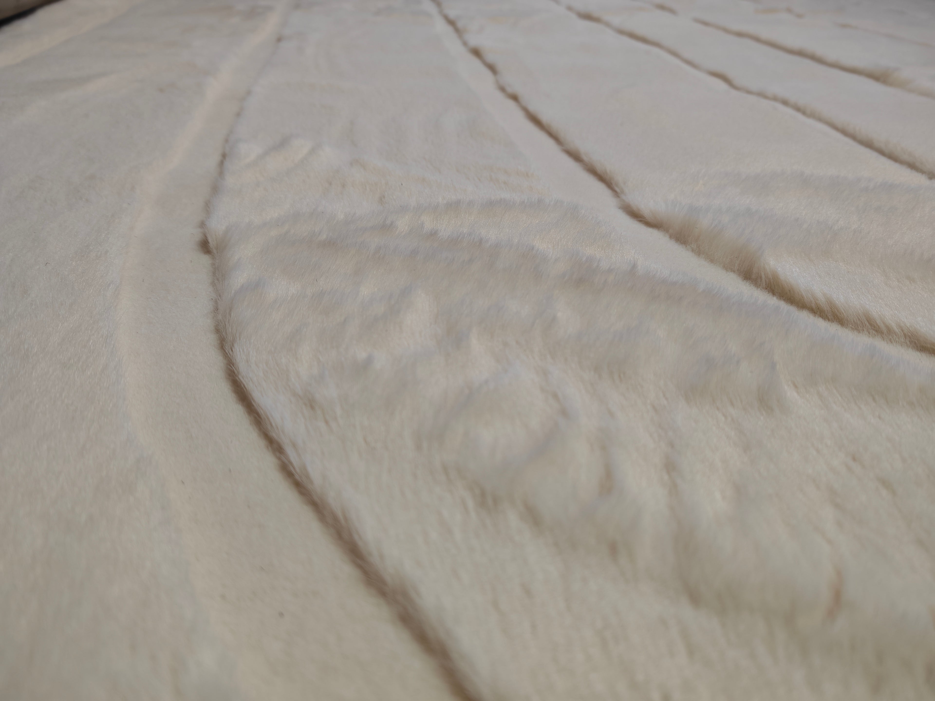 Carved - Tapis doux et élégant C3 Beige